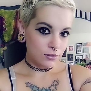 Meet your Posher, Eva